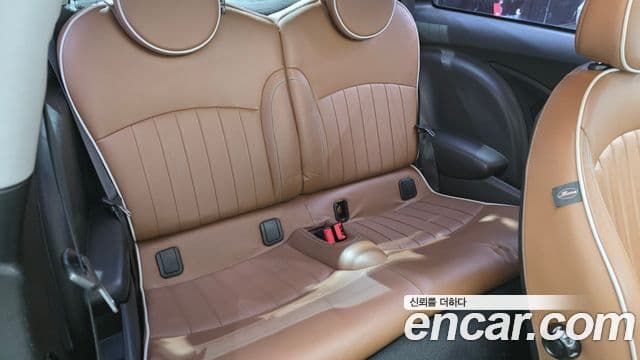 Mini Cooper Mayfair, 2010 12