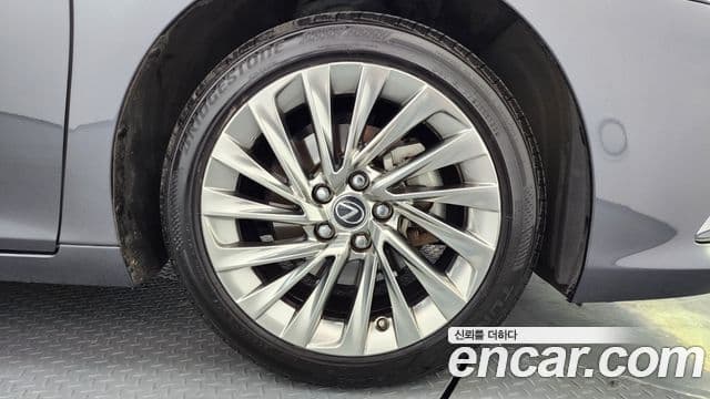 Lexus ES300h 7세대 Luxury Plus, 2023 все фото