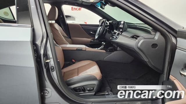 Lexus ES300h 7세대 Luxury Plus, 2023 11