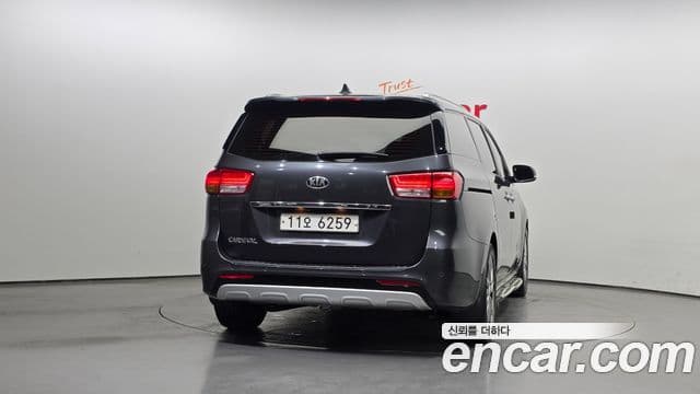 Kia All New Carnival Prestige, 2016 4