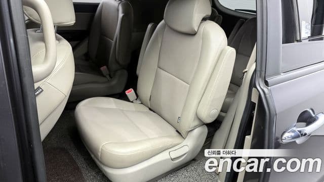Kia All New Carnival Prestige, 2016 11