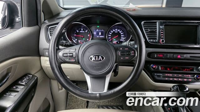 Kia All New Carnival Prestige, 2016 13