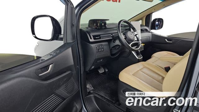 Hyundai Staria Modern, 2024 11