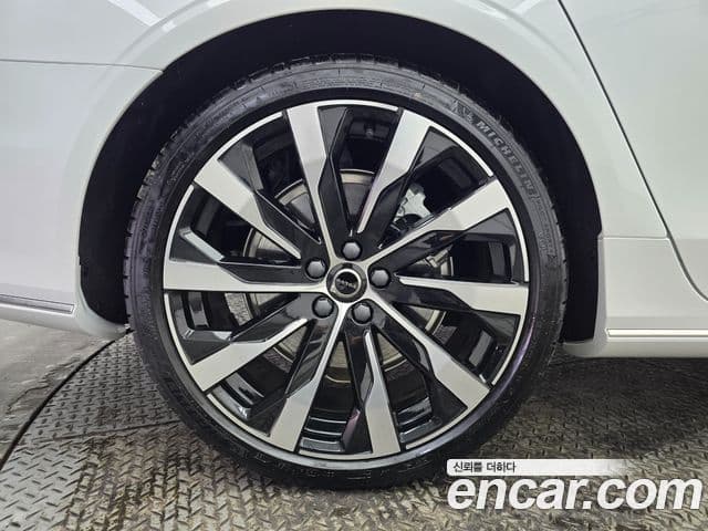 Volvo S90 B5 Ultra Bright, 2026 все фото