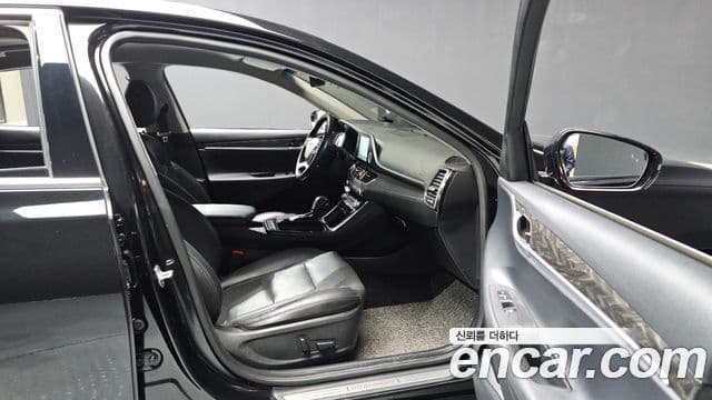 Hyundai Grandeur IG Premium, 2018 18