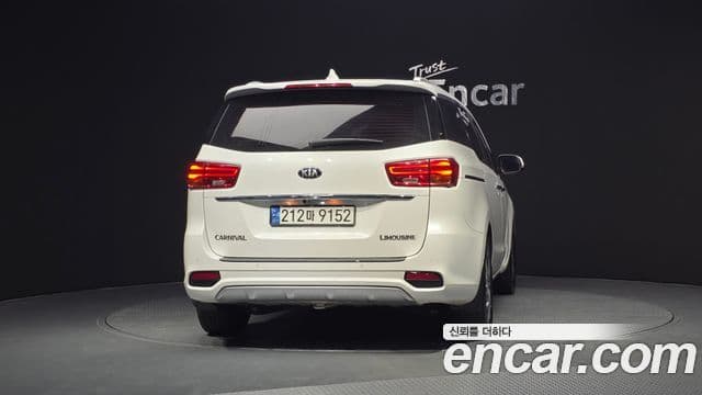 Kia The / новый New Carnival VIP, 2019 4