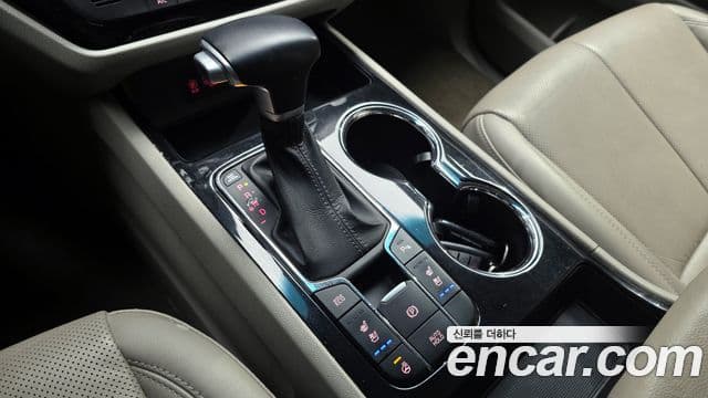 Kia The / новый New Carnival VIP, 2019 9