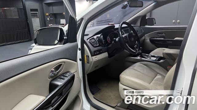 Kia The / новый New Carnival VIP, 2019 10