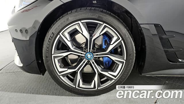 BMW i4 eDrive40 M Sport Pro, 2024 все фото