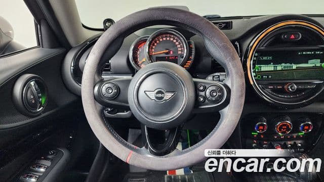 Mini Cooper D 클럽맨 2세대, 2018 13