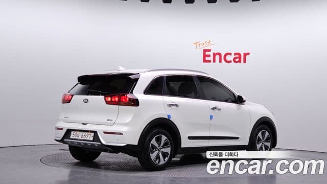 Kia Niro Luxury, 2017 2