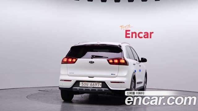 Kia Niro Luxury, 2017 4