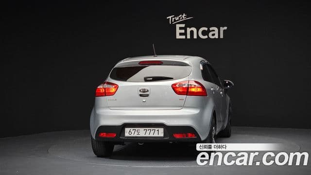 Kia All New Pride Prestige, 2012 4