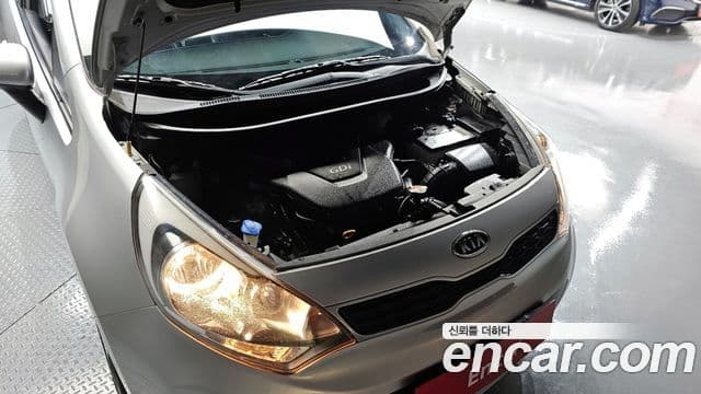 Kia All New Pride Prestige, 2012 6