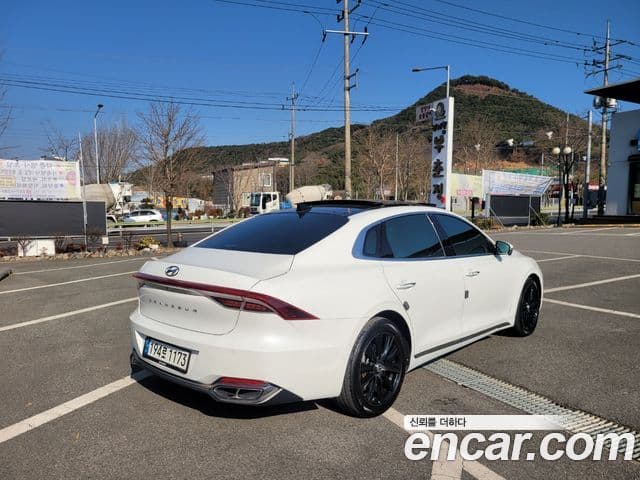 Hyundai The / новый New Grandeur IG гибрид Calligraphy, 2022 3