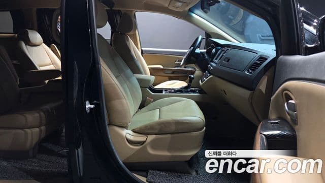Kia All New Carnival Prestige, 2015 10