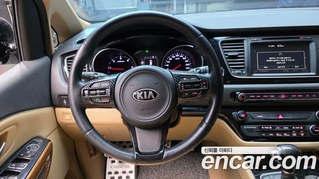 Kia All New Carnival Prestige, 2015 13