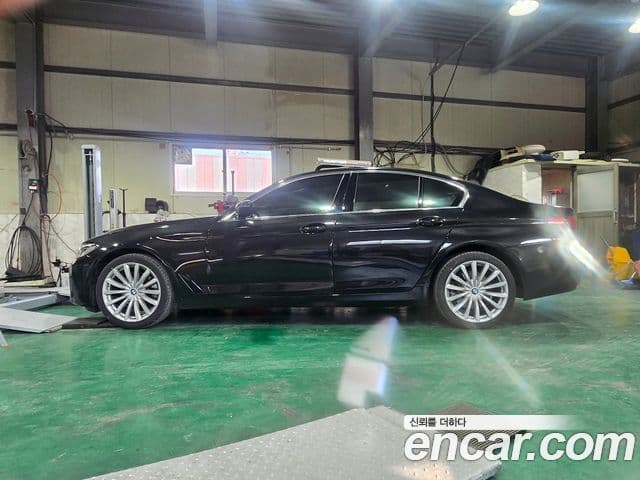 BMW 5시리즈 (G30) Luxury, 2023 все фото