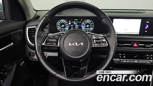 Kia The / новый New Seltos Signature, 2023 14