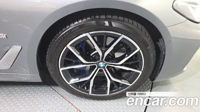 BMW 5시리즈 (G30) 530i M Sport, 2023 все фото