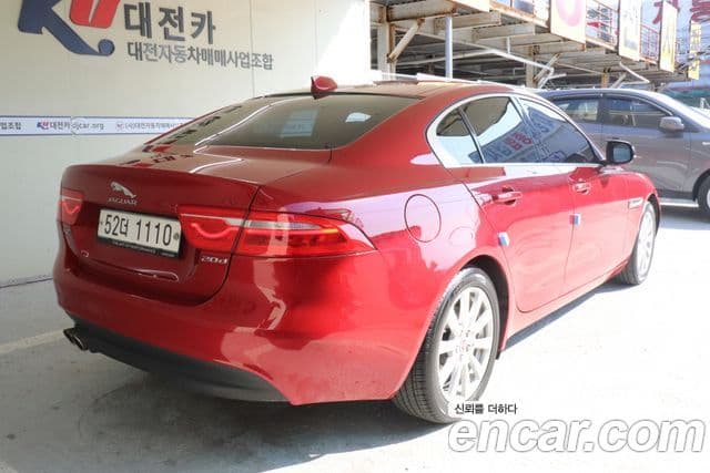 Jaguar XE Prestige, 2017 4