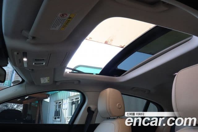 Jaguar XE Prestige, 2017 16