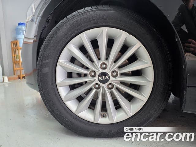 Kia All New K7 Luxury, 2016 19