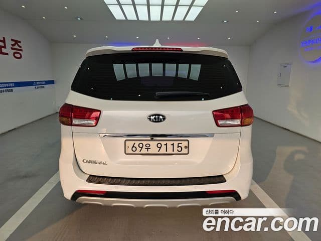 Kia All New Carnival Luxury, 2017 4
