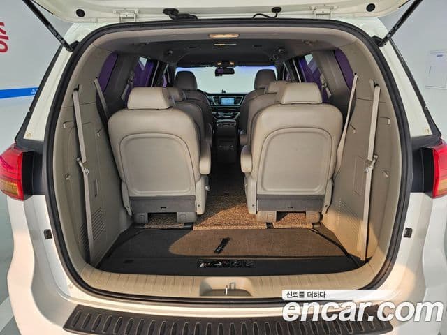 Kia All New Carnival Luxury, 2017 16