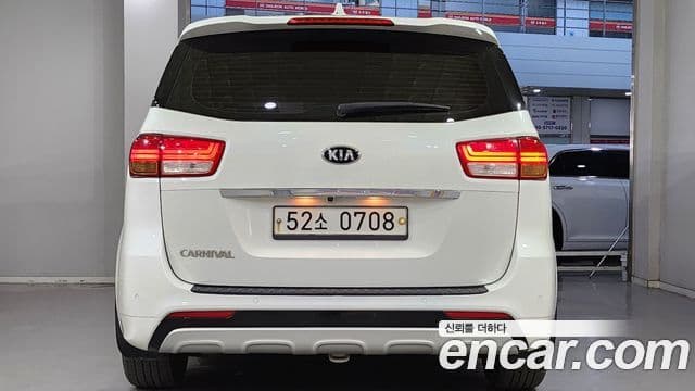 Kia All New Carnival Noblesse, 2016 4