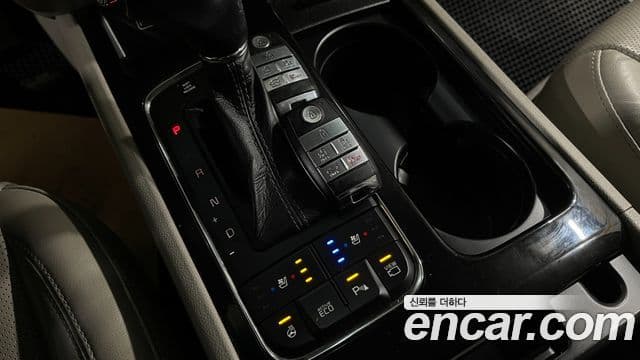 Kia All New Carnival Noblesse, 2016 14