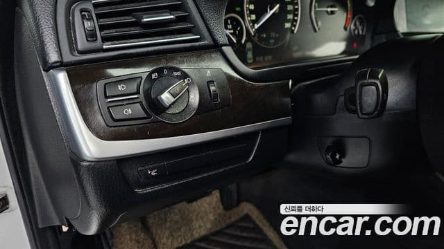 BMW 5시리즈 (F10), 2011 16