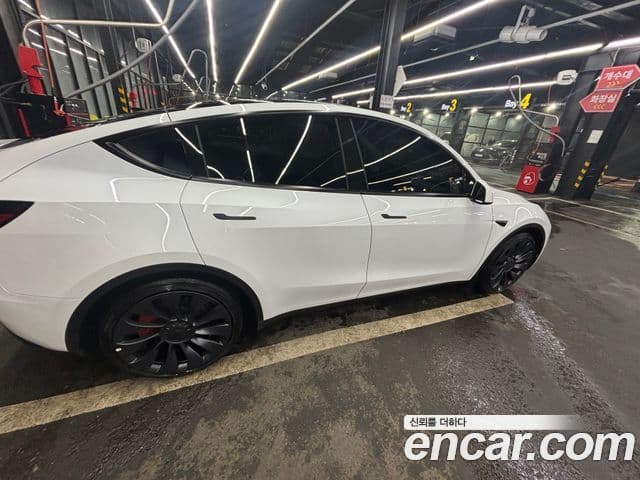 Tesla модель Y performance AWD, 2024 2