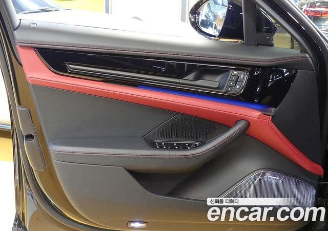 Porsche Panamera (976) 4.0 GTS, 2025 11