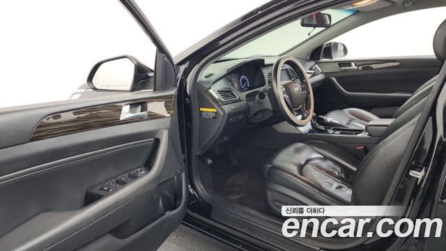 Hyundai LF Sonata Premium, 2016 10