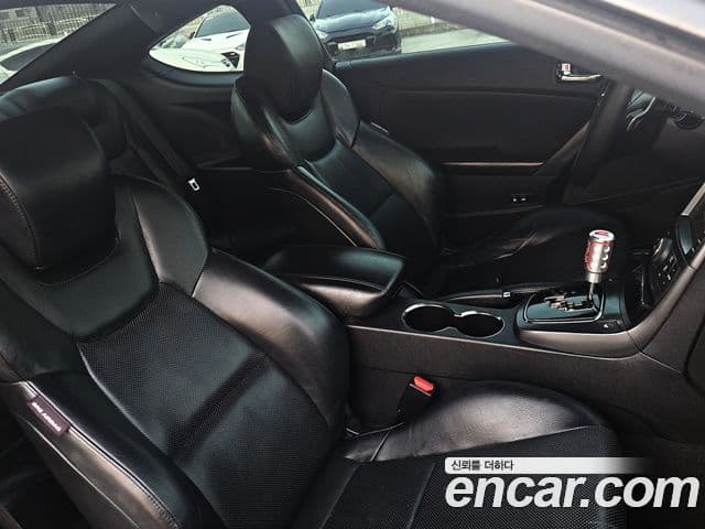 Hyundai Genesis купе 380 GT-RW, 2011 11