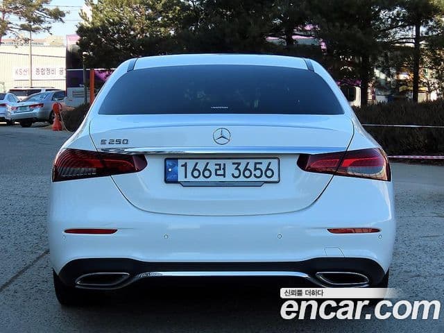 Mercedes-Benz E-класс W213 AMG Line, 2023 4