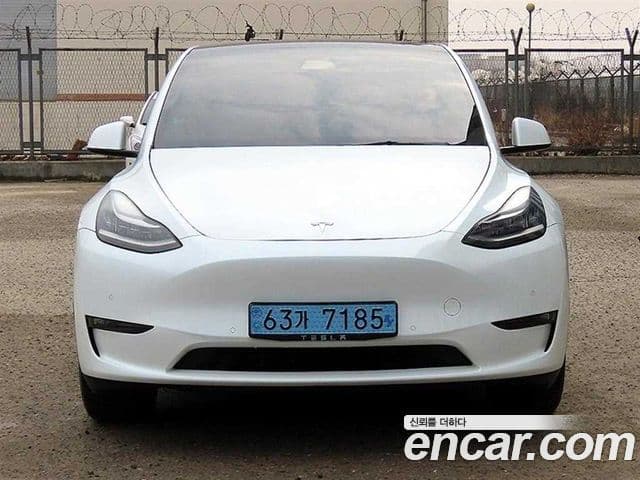 Tesla модель Y Standard Range, 2021 1