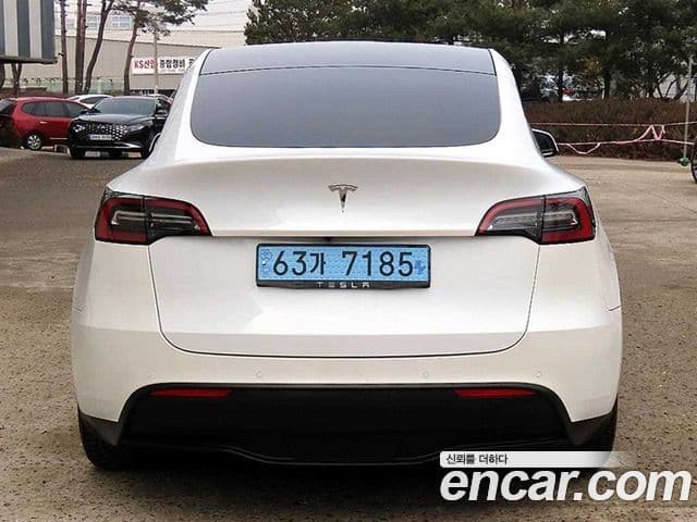 Tesla модель Y Standard Range, 2021 4