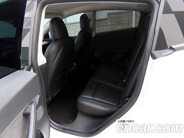 Tesla модель Y Standard Range, 2021 6