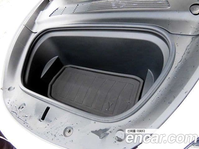 Tesla модель Y Standard Range, 2021 19