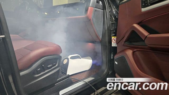 Porsche Cayenne (PO536), 2024 3