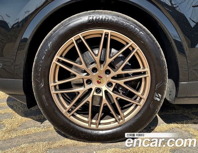 Porsche Cayenne (PO536), 2024 4