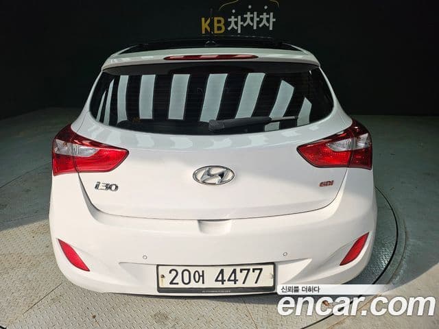 Hyundai i30(новый кузов / новое поколение) 1.6 GDI Unique, 2012 4