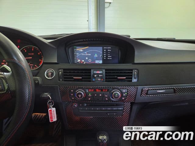 BMW 3시리즈 (E90) 320d седан чёрный And белый, 2011 15