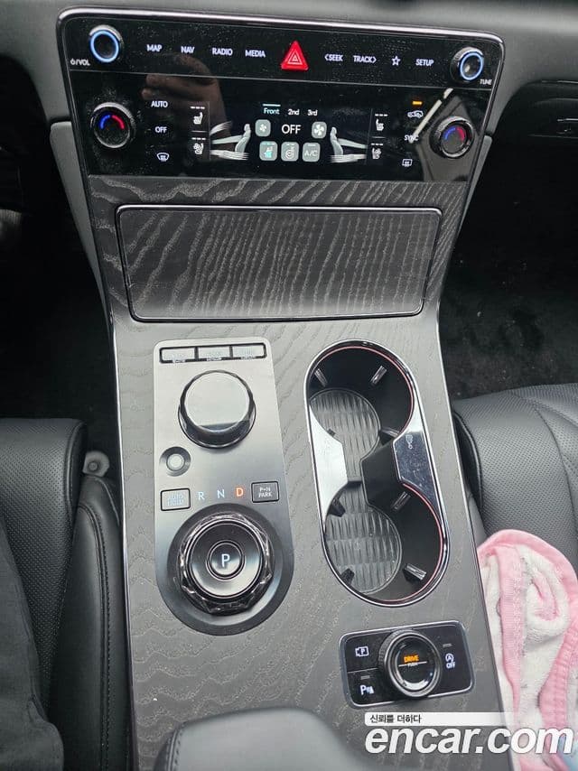 Genesis GV80 чёрный, 2025 9