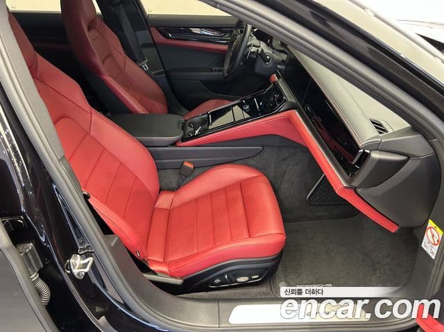 Porsche Panamera (976), 2024 11