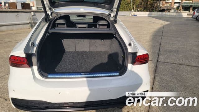 Audi A7 (4K) Premium, 2022 7