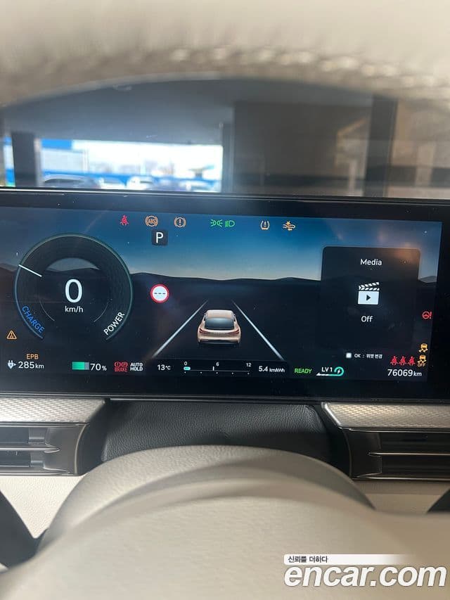 Genesis GV60 Standard, 2022 1