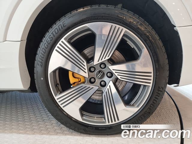 Audi e-Tron 55 Quattro Sportback, 2023 все фото